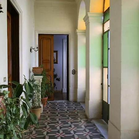 Bed & Breakfast Chez Moi Charme *